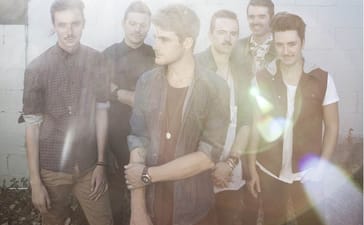 Hands Like Houses premiere "A Fire On A Hill"!