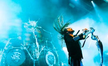 Korn perform live