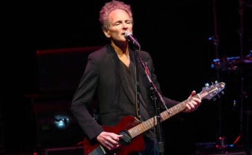 Watch Lindsey Buckingham's Hilarious Reaction to Charli XCX's 'Von Dutch'