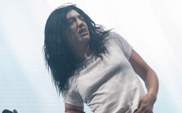 Lorde Crashes Glastonbury with Surprise Woodsies Set