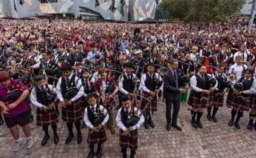 Melbourne Bagpipers Break World Record With AC/DC Cover