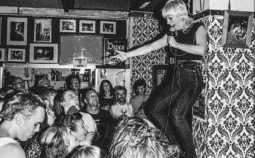 Amyl and the sniffers