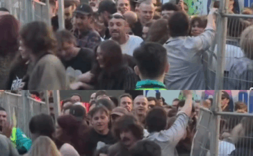 Crowd busts through fence at Federation Sqaure