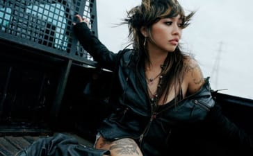beabadoobee Switchblade
