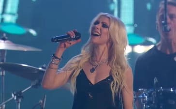 Soundgarden Taylor Momsen halftime show