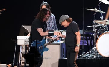 Dave Grohl AC/DC