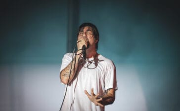 Chino Moreno of Deftones (Photo by Paulo Pinho/Redferns)