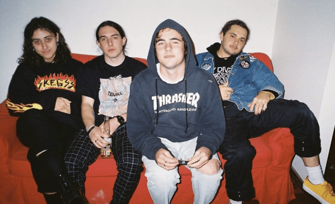 Premiere: Deadshowws rip on shitty gig-goers on punchy new anthem ‘Baltimore’