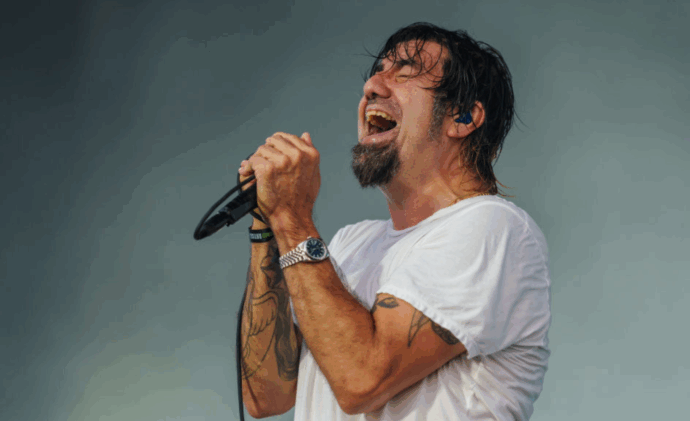 Deftones Dedicate ‘Entombed’ to Brent Hinds At Vancouver Show