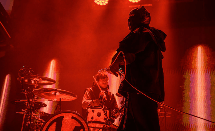 Twenty One Pilots To Perform ‘Seven Nation Army’ At White Stripes Rock & Roll Hall Of Fame Induction