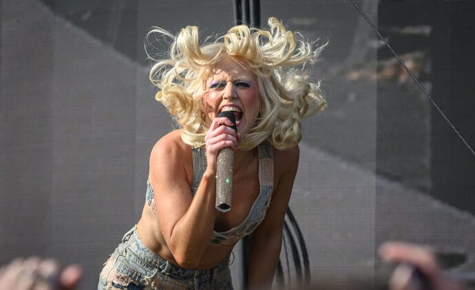 Amyl and the sniffers