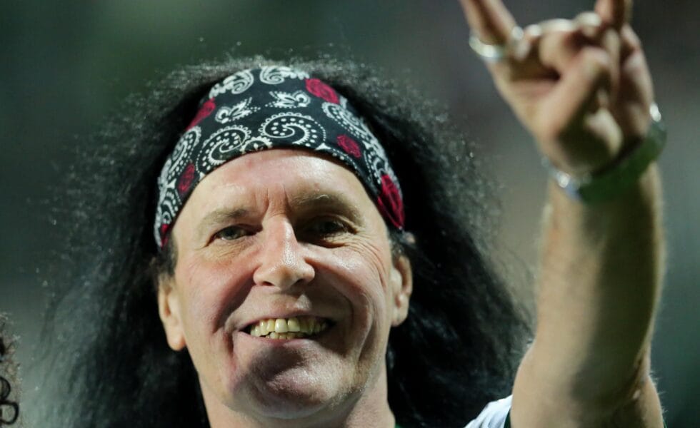 Original AC/DC Frontman Dave Evans Brings Classic Tracks Back to Life in France