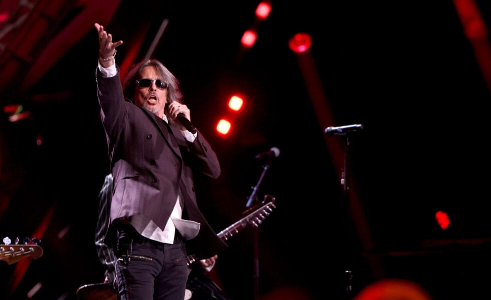 Kelly Hansen Quits Foreigner: “It’s Time to Pass the Mic”