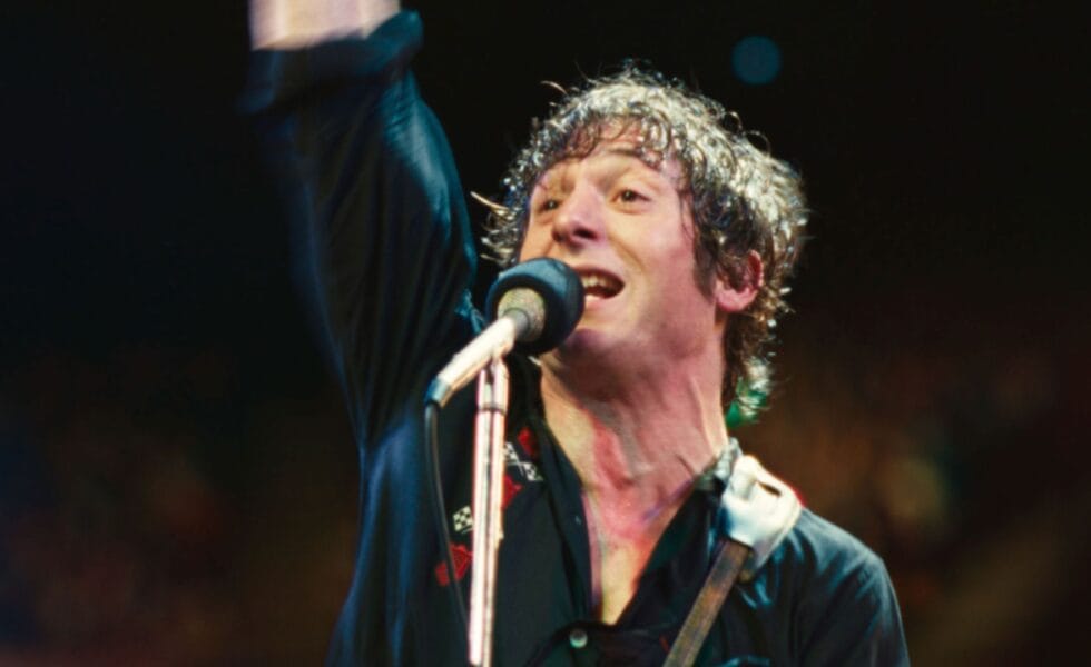 Jeremy Allen White Channels Springsteen in Deliver Me From Nowhere Biopic Trailer