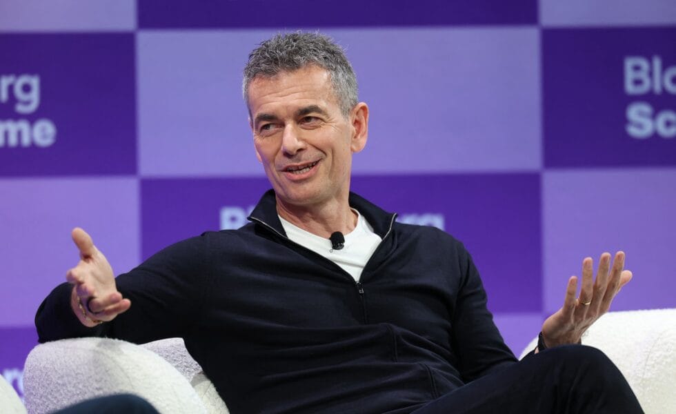 Warner Music Group CEO Robert Kyncl speaks during the Bloomberg Screentime conference in Los Angeles on October 8, 2025. (Photo by Patrick T. Fallon / AFP) (Photo by PATRICK T. FALLON/AFP via Getty Images)