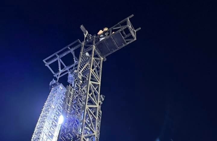 Man climbs tower at Metallica Perth concert
