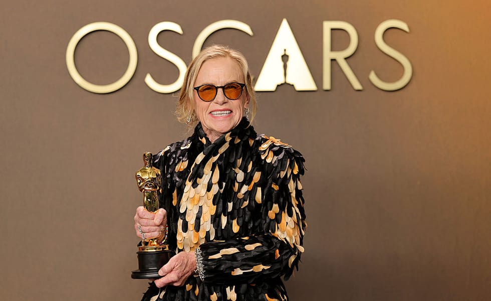 Amy Madigan Weapons Oscar