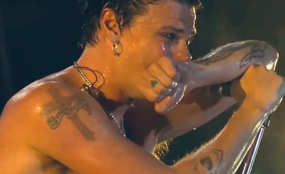Yungblud emotional on stage at BLUDFEST in Czechia