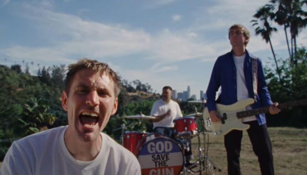 Militarie Gun - Throw Me Away