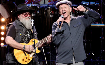 Bill Murray Kicks of US Tour with Covers of Bob Dylan and the Kinks