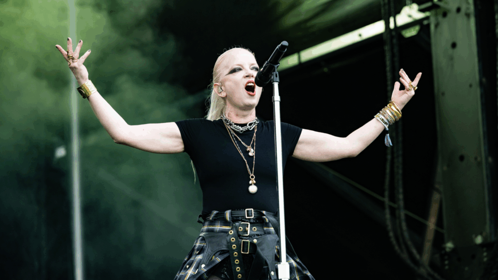Show Garbage Garbage Have Announced Good Things Sideshows - Blunt Magazine