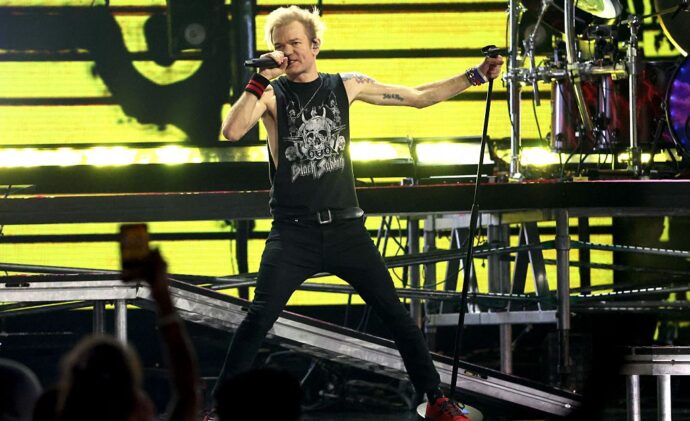 Deryck Whibley of Sum 41 | Photo - Cindy Ord (Getty Images)