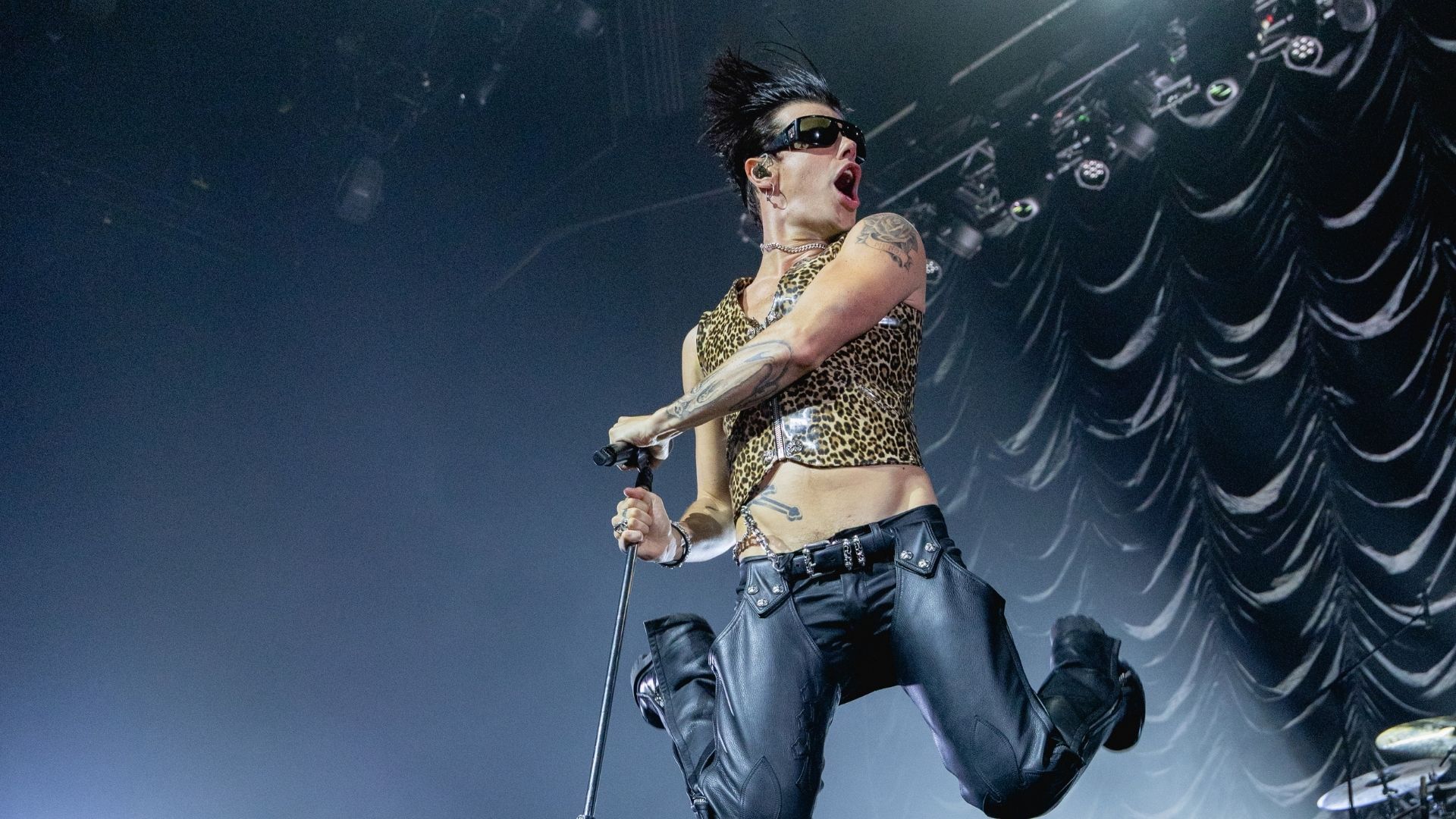 Yungblud Sydney Tour: Set Times, Tickets, Setlist & More