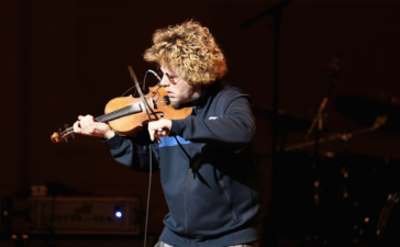 Canadian Musician Ashley MacIsaac's Concert Cancelled After AI Wrongly Labels Him A Sex Offender