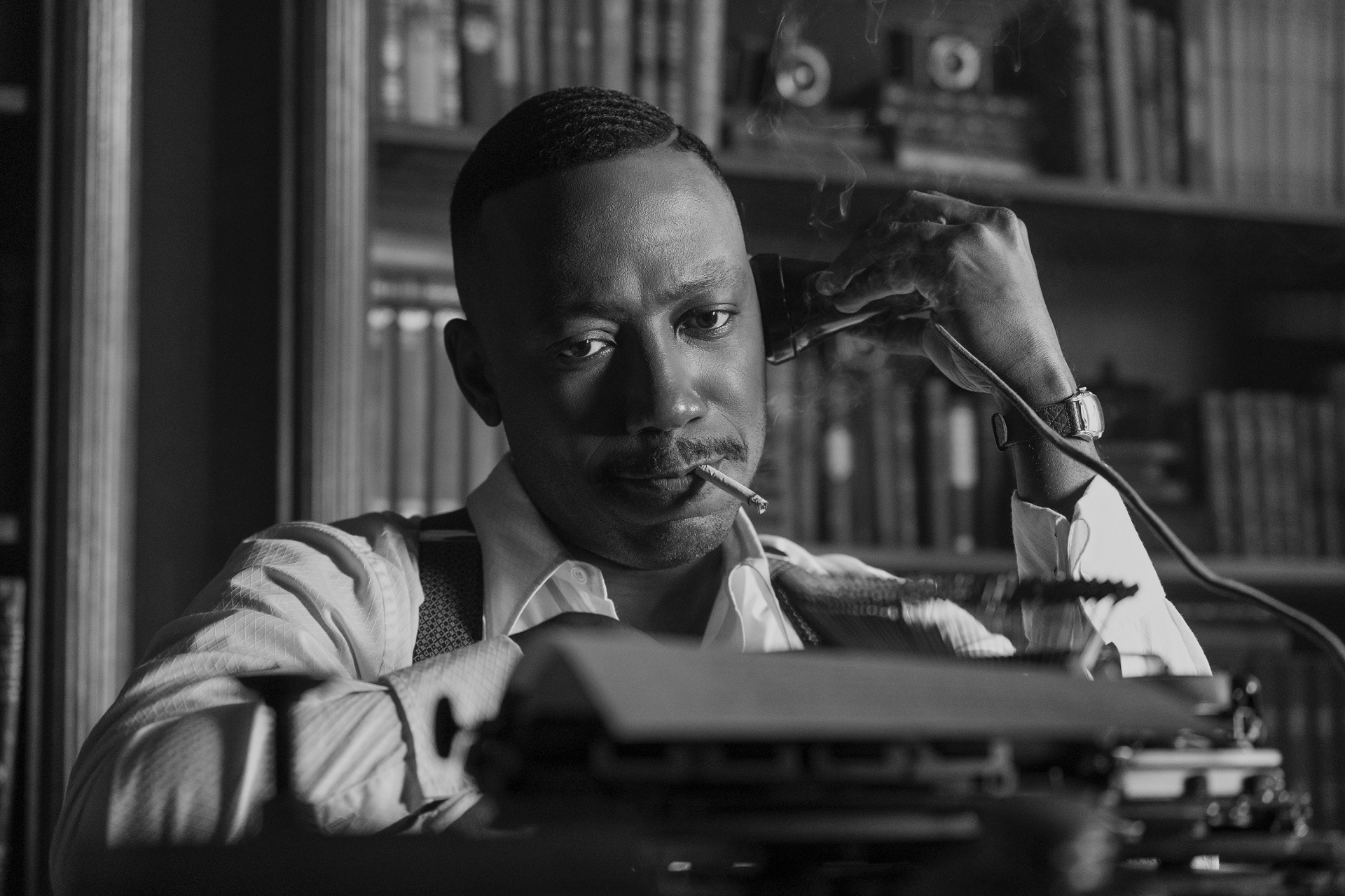“Robbie Robertson” (Lamorne Morris) in a scene from Prime Video’s Spider-Noir (Courtesy of Aaron Epstein)